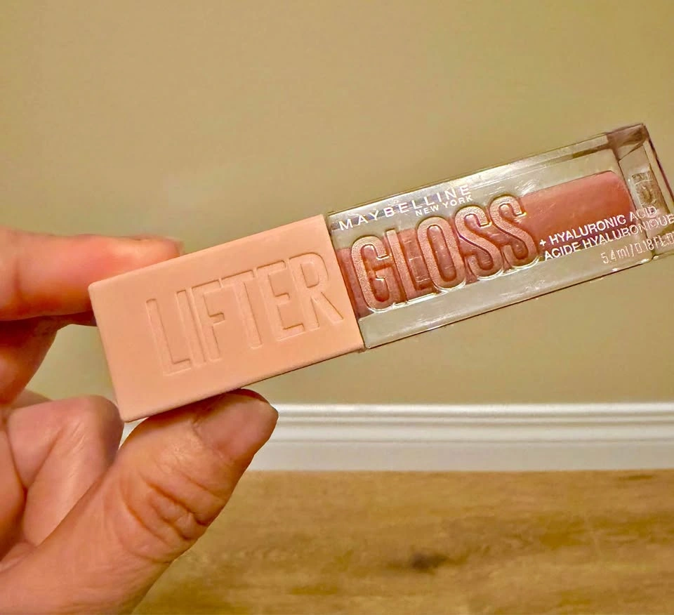 Maybelline New York Lifter Gloss - Shade 008 Stone