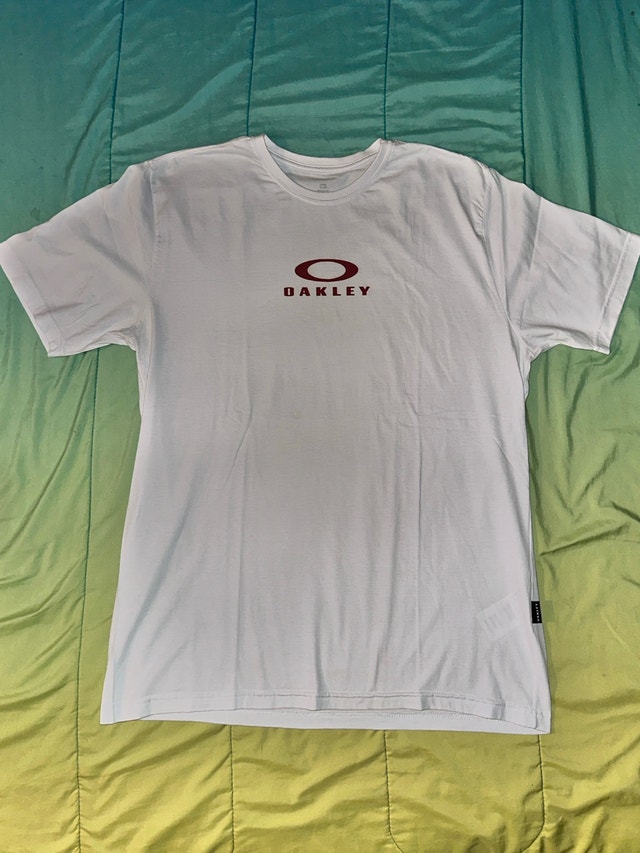 White Oakley T-Shirt Size XL
