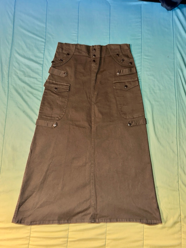 RT green utility cargo maxi skirt size L-XL