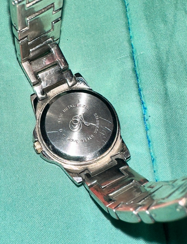 Two women's watches - $5 each - photo 3