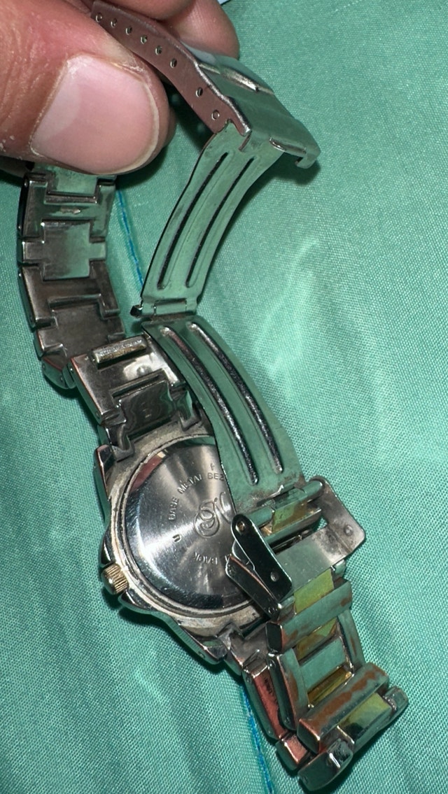 Two women's watches - $5 each - photo 5
