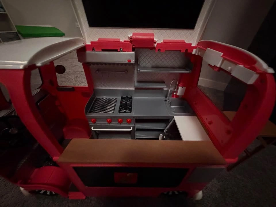 On the Move Food Truck 46 cm Doll Vehicle Playset - photo 2