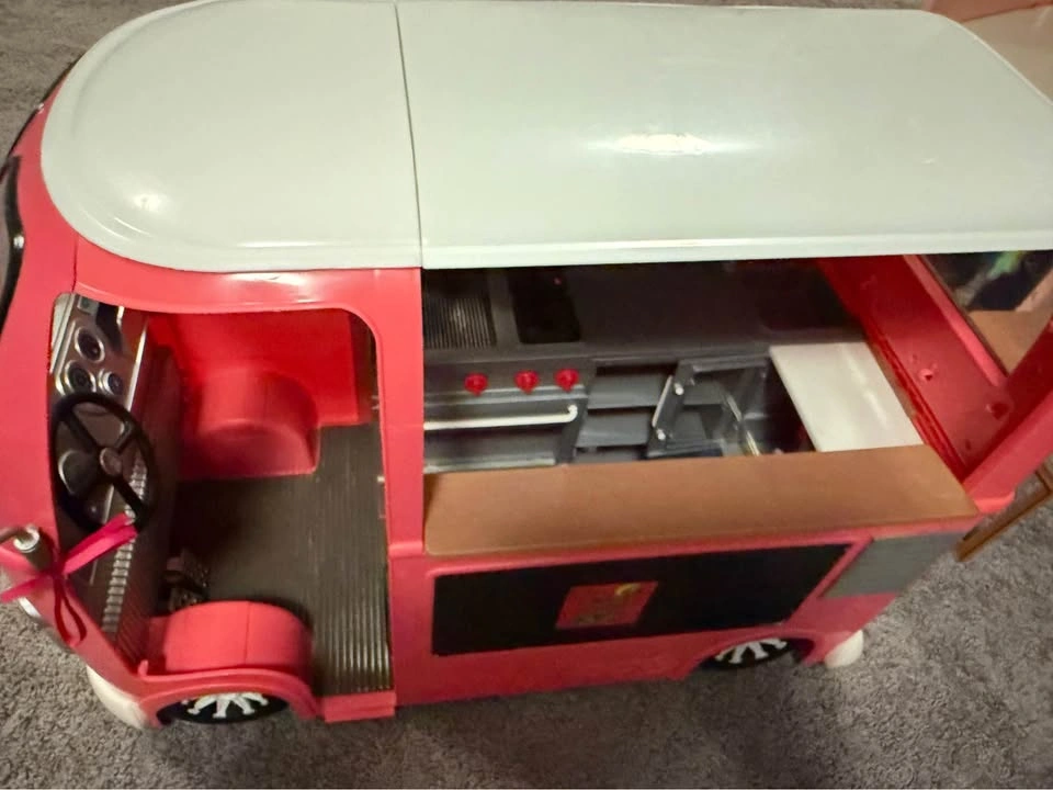 On the Move Food Truck 46 cm Doll Vehicle Playset - photo 5