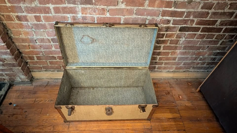 Antique Canvas Travel Trunk - photo 4
