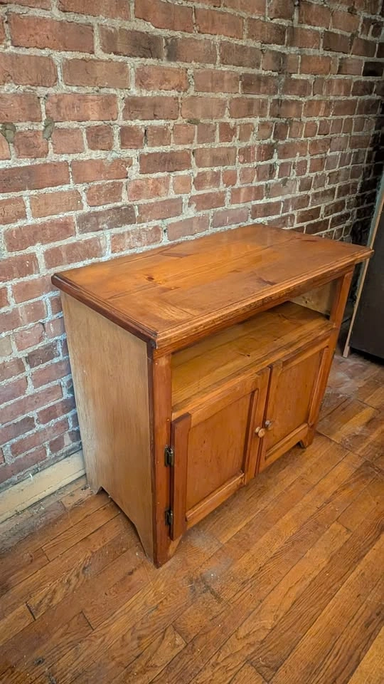 Solid wood TV stand/media cabinet - photo 2