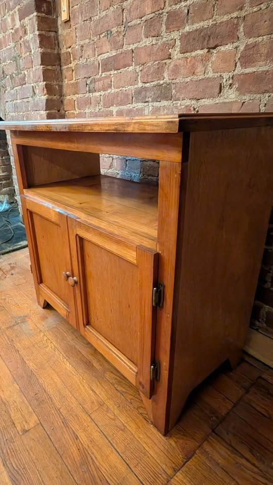 Solid wood TV stand/media cabinet - photo 3