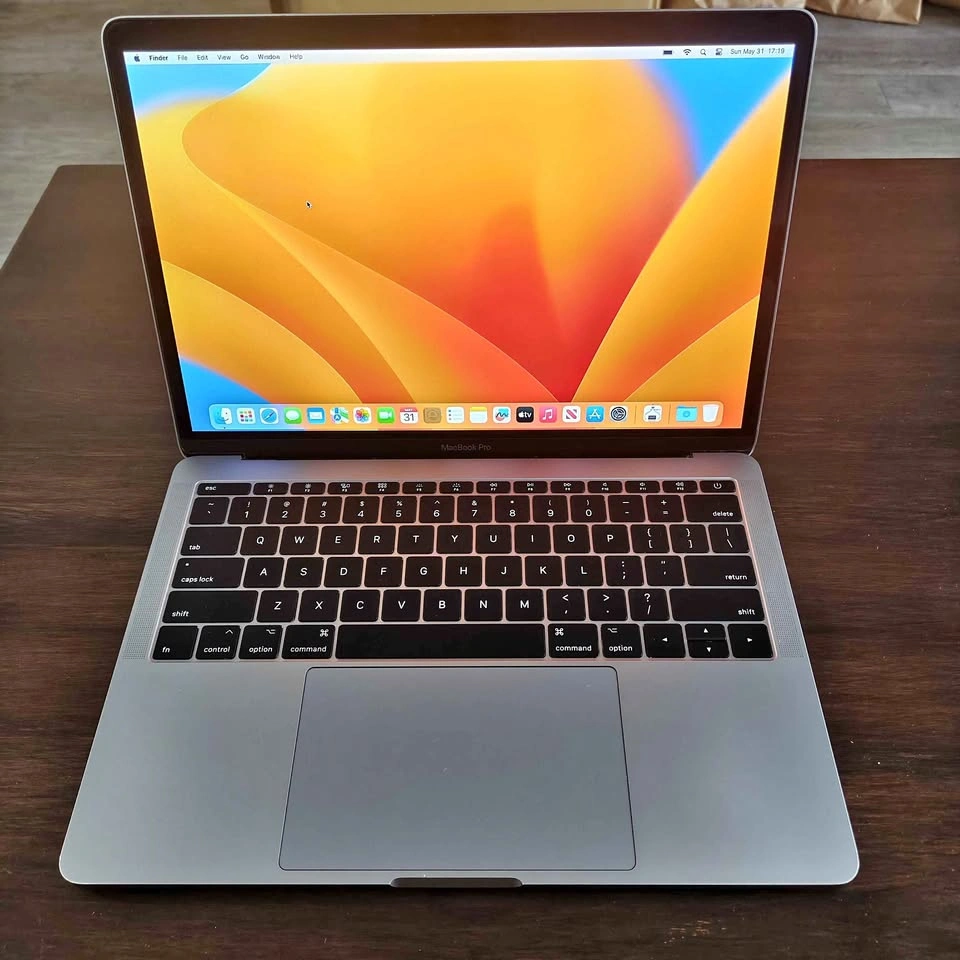 Apple MacBook Pro 13" 2017 | 16GB RAM | 1TB SSD