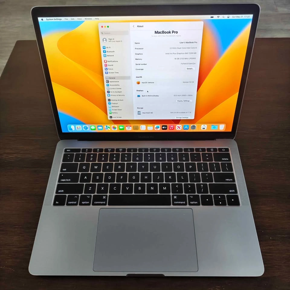 Apple MacBook Pro 13" 2017 | 16GB RAM | 1TB SSD - photo 2