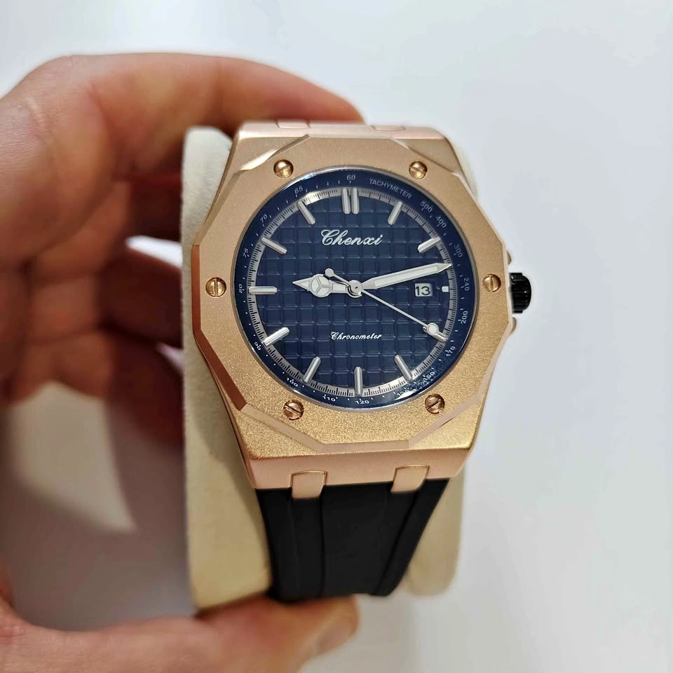 Gold & Black Luxury Designer Style Metal Watch – Brand New!