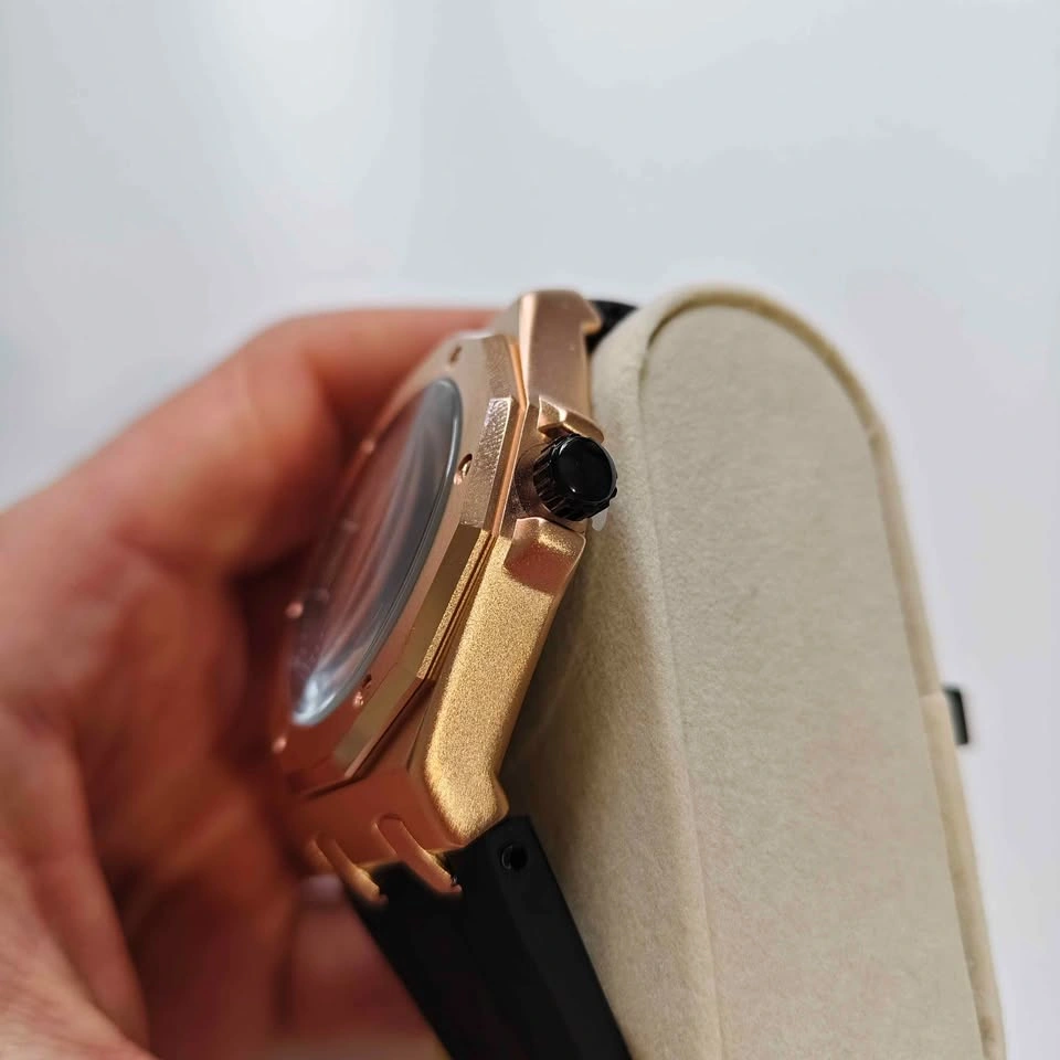 Gold & Black Luxury Designer Style Metal Watch – Brand New! - photo 3