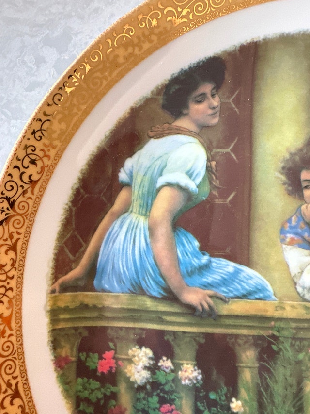 Limoges 22K Gold Plate "The Balcony" by Eugene De Blaas, 12" DIA - photo 3