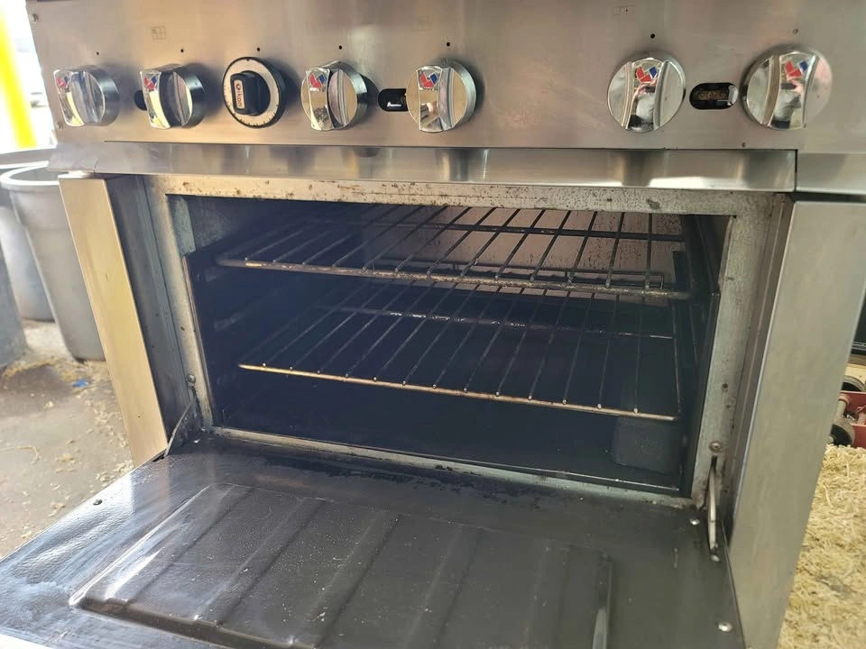 Ikon 6 Burner Commercial Stove - photo 3
