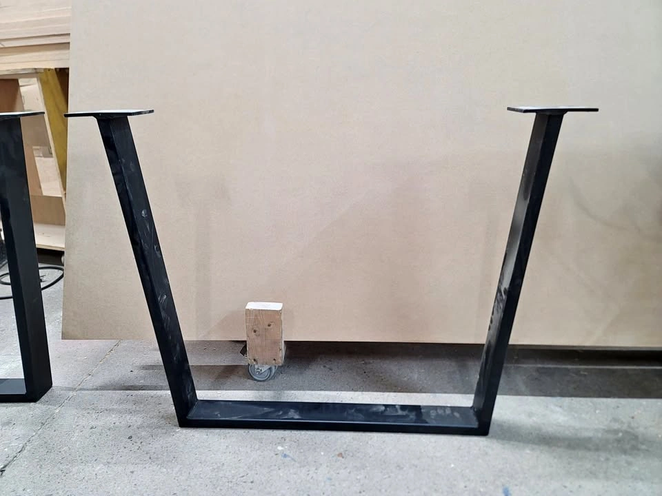 Black Metal Table Legs