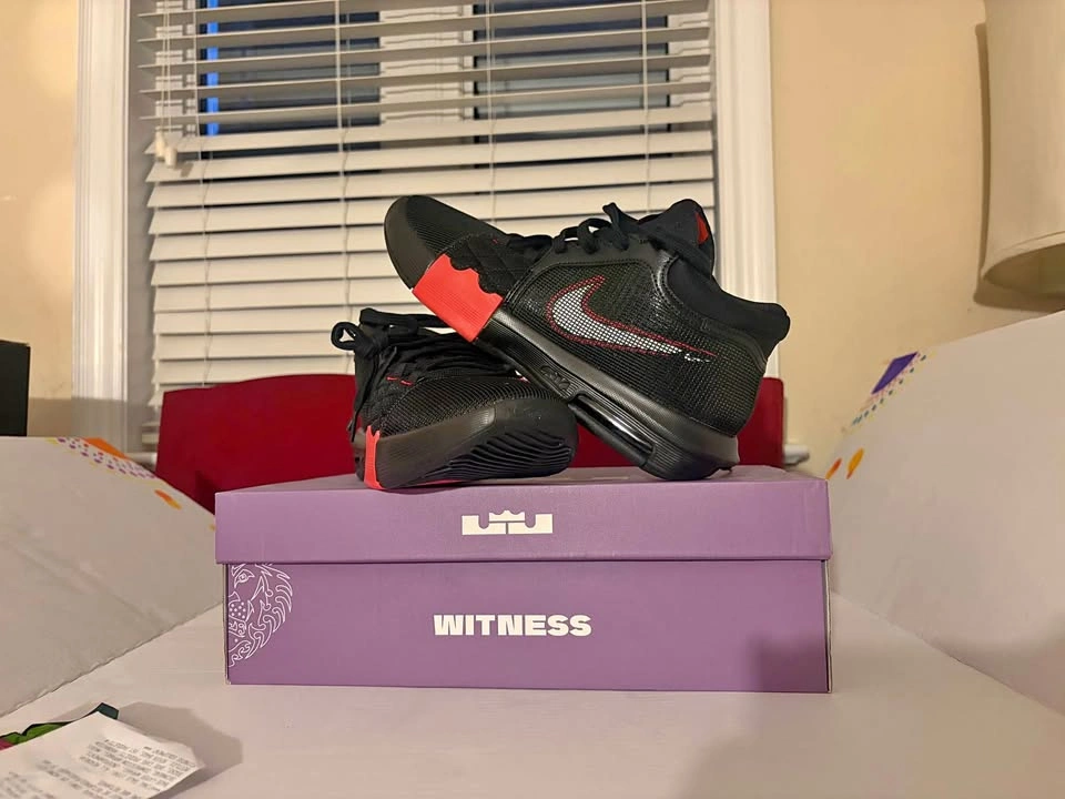 Nike US 10.5 LeBron Basketball Shoes