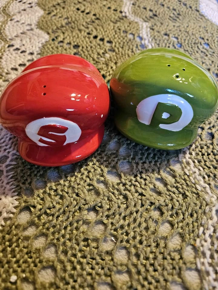 Nintendo Super Mario Salt Pepper Shakers and 3D Coasters