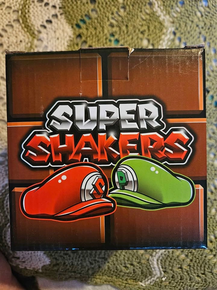 Nintendo Super Mario Salt Pepper Shakers and 3D Coasters - photo 2