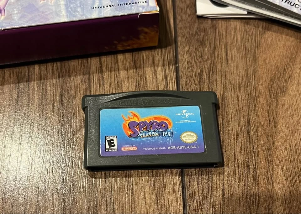 Spyro: Season of Ice - Complete in Box (GBA) - photo 3