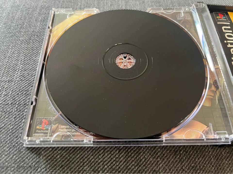 Parasite Eve II (PlayStation 1) - photo 4