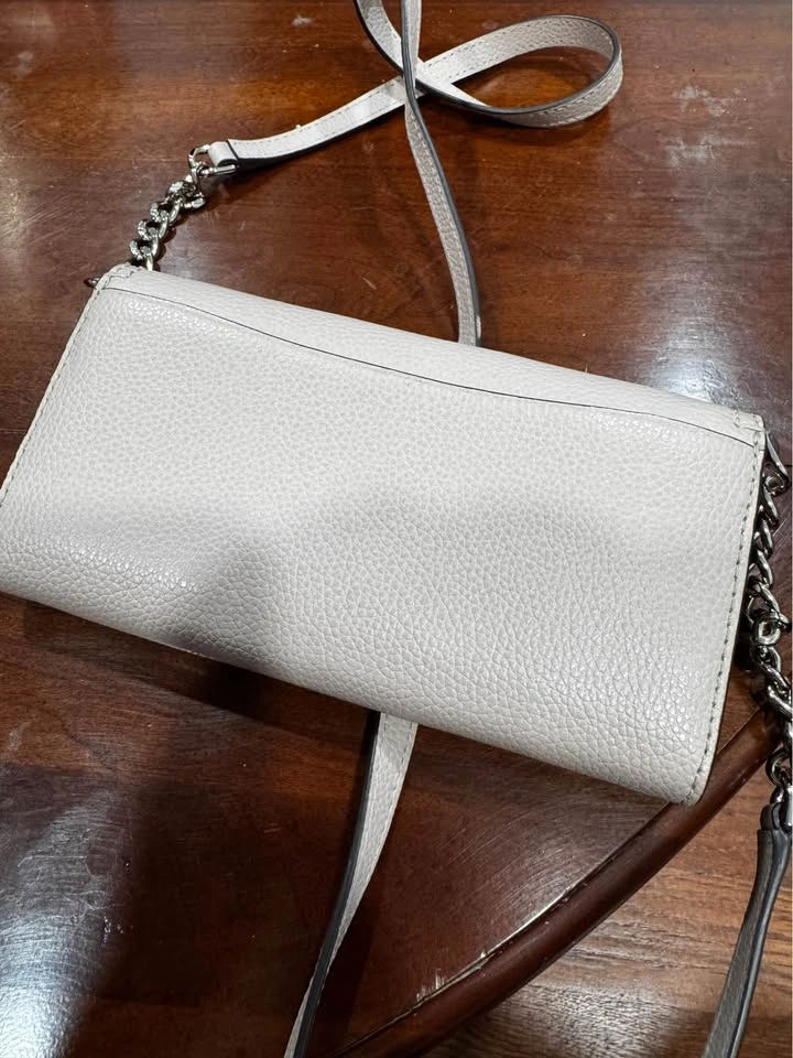 Kate Spade Flower Clutch - photo 2