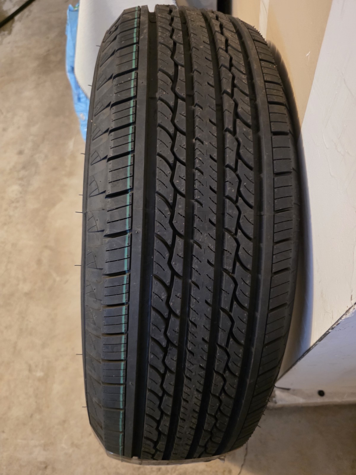 MAZZINI Ecosaver 235/65R18 V110V Tire - photo 2