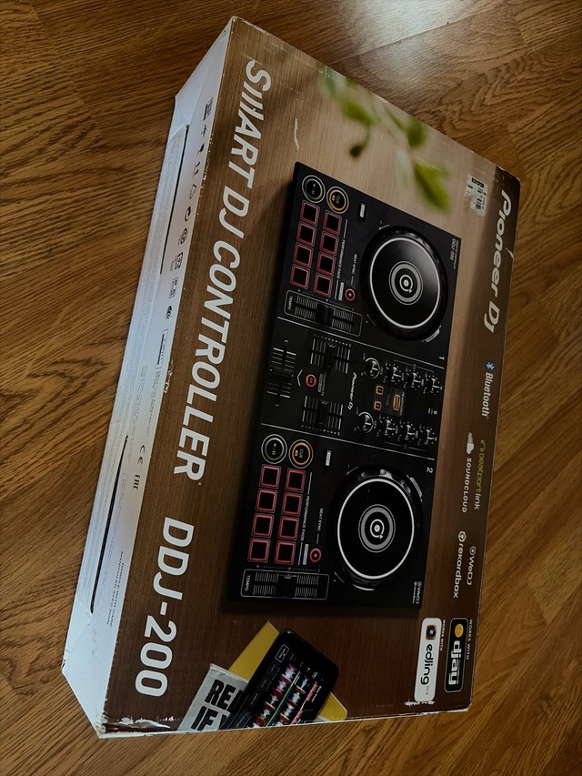 DJ Mixer - Pioneer DJ DDJ-200 - photo 2