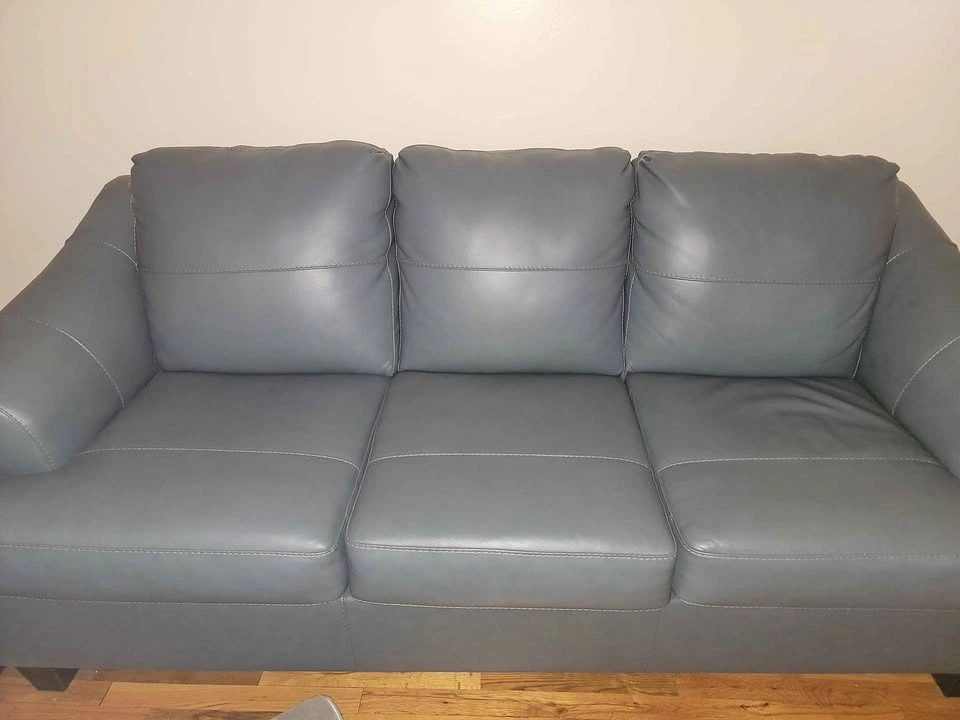Love seat and couch - photo 4