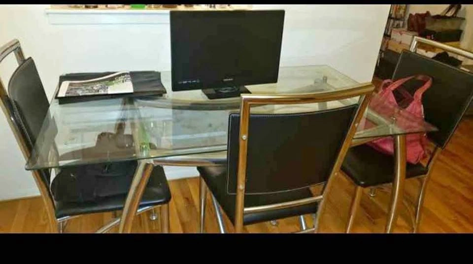 4 Seat Faux Leather Chairs Glass Table
