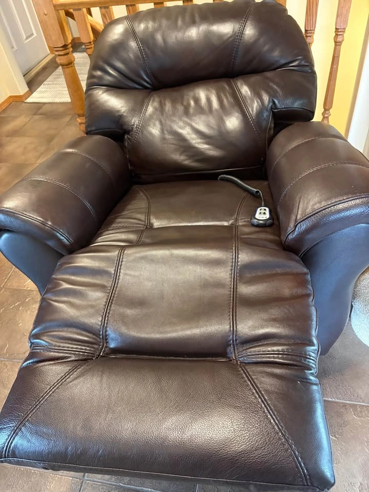 Power Recliner - photo 2