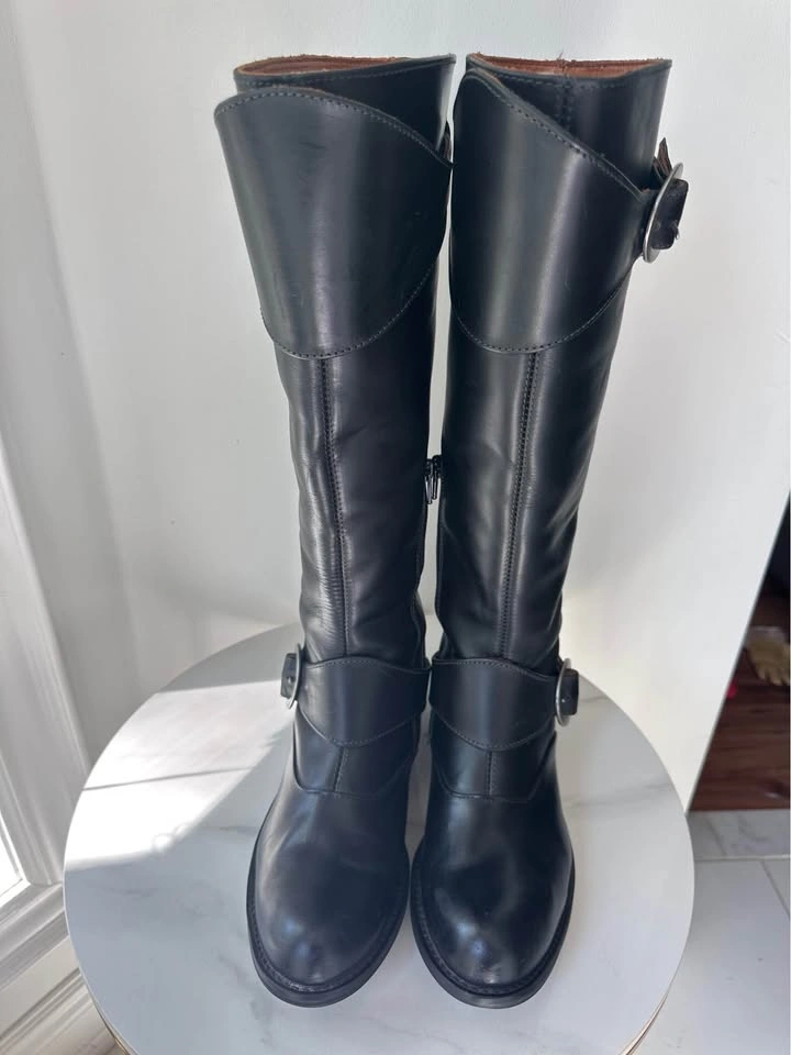 Like New! JOHN FLUEVOG Heidi Black Leather Knee-High Buckle Boot - photo 2