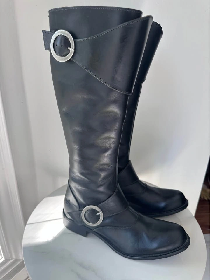 Like New! JOHN FLUEVOG Heidi Black Leather Knee-High Buckle Boot - photo 3