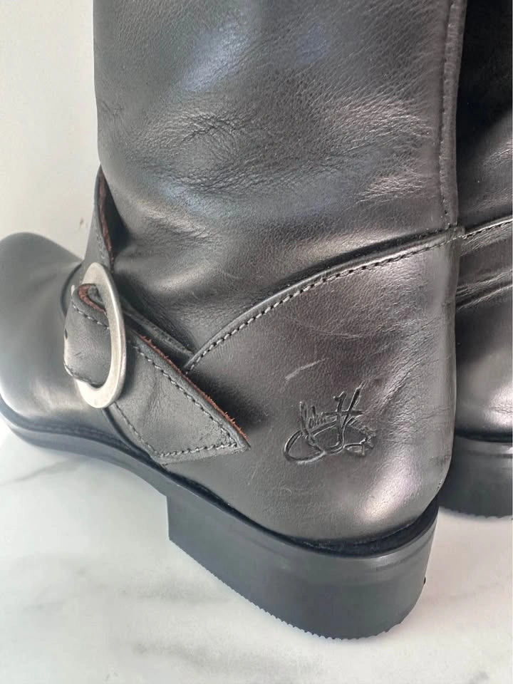 Like New! JOHN FLUEVOG Heidi Black Leather Knee-High Buckle Boot - photo 5