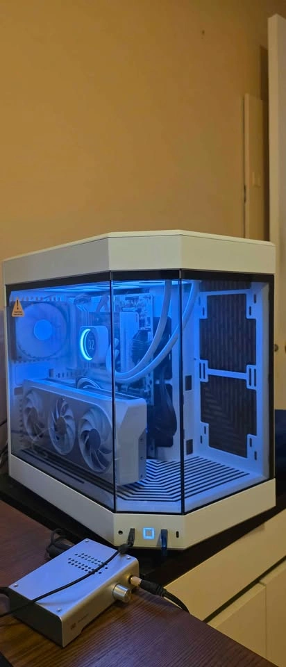 Gaming Desktop - RTX 4070 Ti, Ryzen 7 7800X3D - photo 2