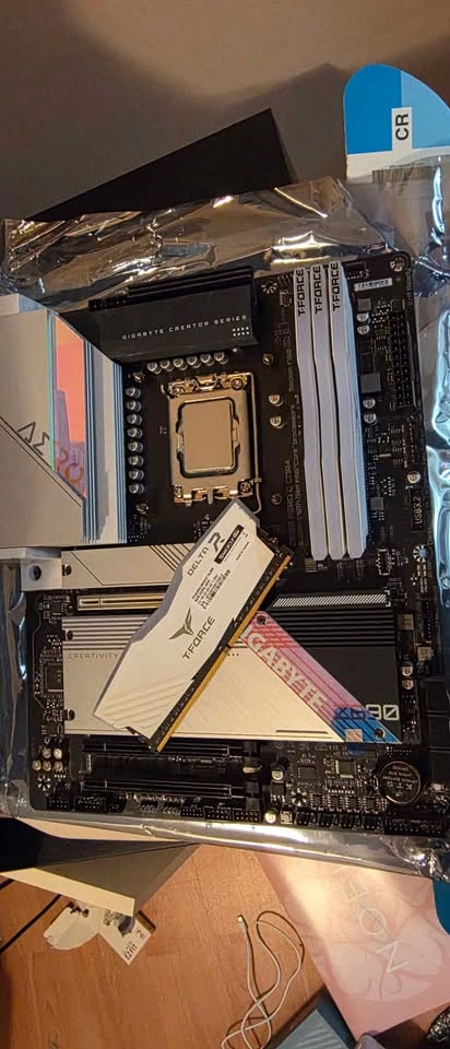 Z690 Aero G DDR4 Mobo, T Force 32GB RAM, i5-13600KF CPU - photo 2