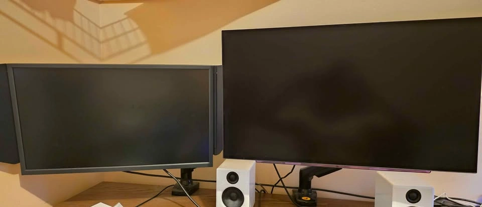 LG Ultragear Gaming monitor 27gr95qe OLED 240hz QHD - photo 2