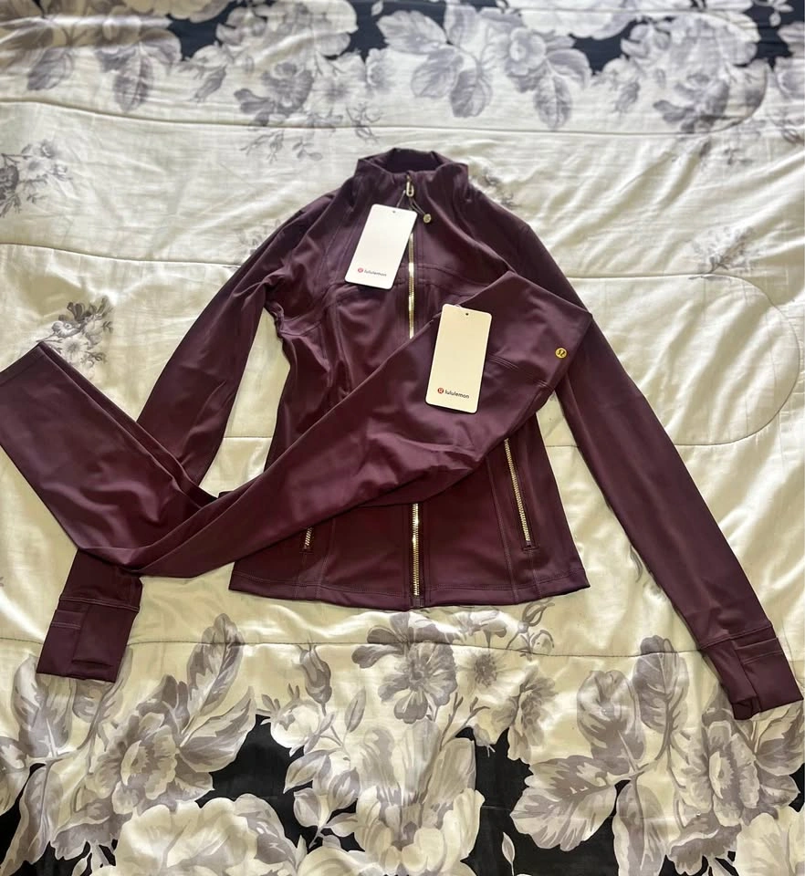 Lululemon Define Set Size 4 Burgundy