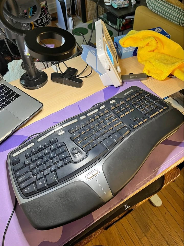 Microsoft Natural Ergonomic Keyboard 4000 V1.0 Model 1084