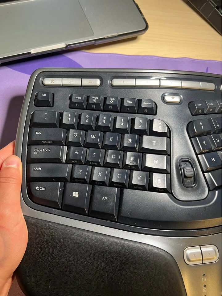Microsoft Natural Ergonomic Keyboard 4000 V1.0 Model 1084 - photo 2