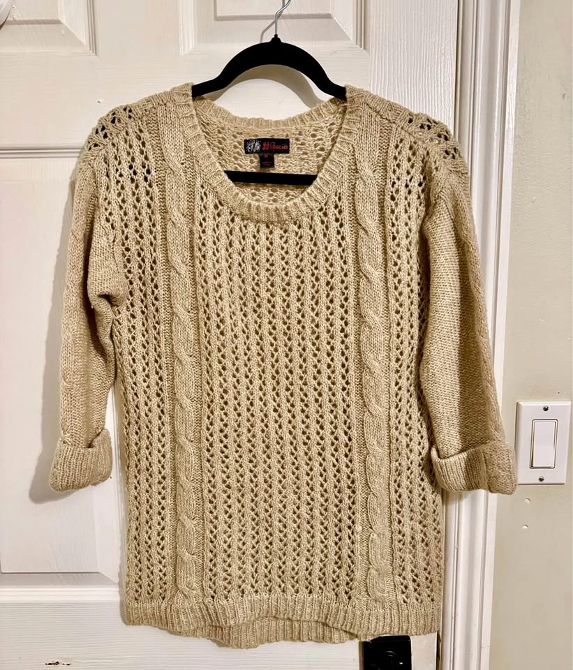 JJ Basics cable-knit pullover sweater / Medium