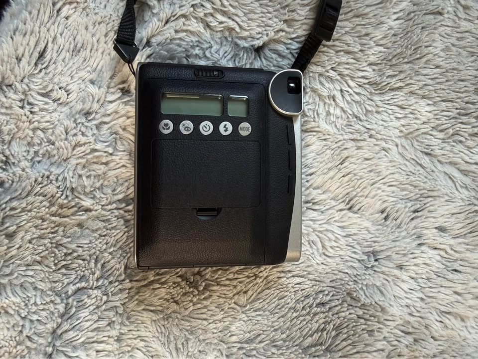 Fujifilm Instax Mini 90 Neo Classic Instant Camera - photo 2