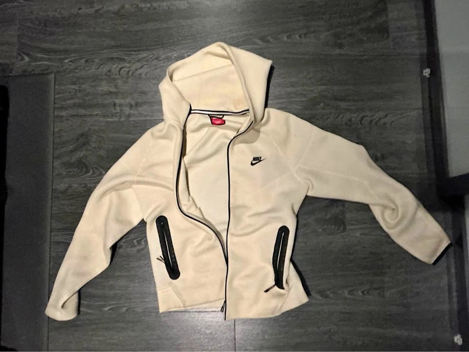 Nike Tech Cream (Medium)