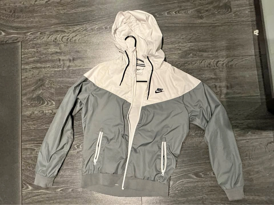 Nike Windbreaker (Small)
