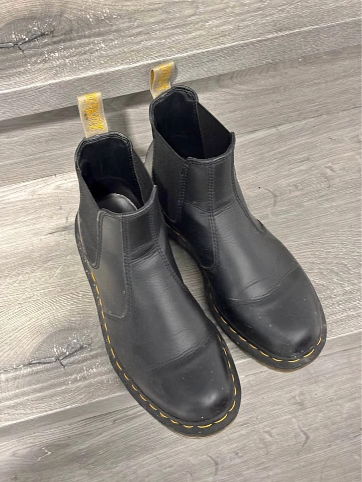 Dr Martens Chelsea Boots