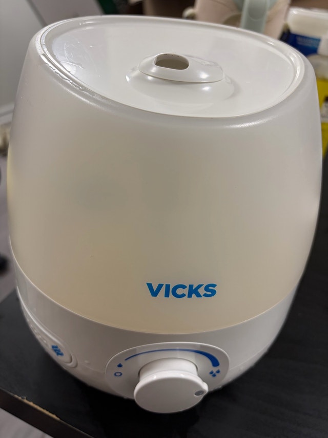 Vicks Filter Free Cool Mist Humidifier good for Baby Room