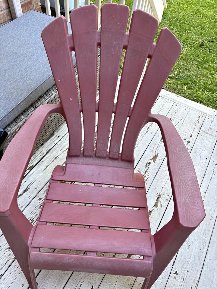 Reddish resin Chair with cushion