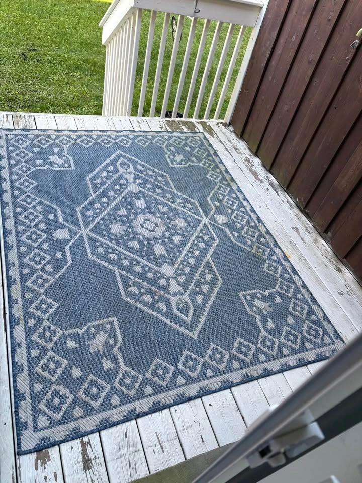 Blue and white 5 by 7 feet outdoor rug - photo 2