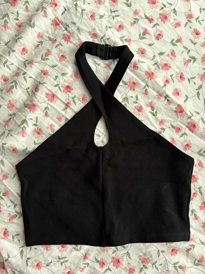 Aritzia Sundeh Halter Top