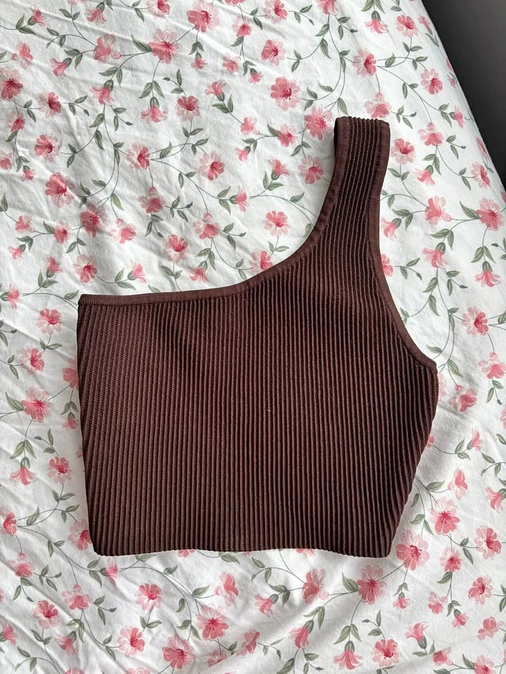 Aritzia Babaton Sculpt Knit Top XS