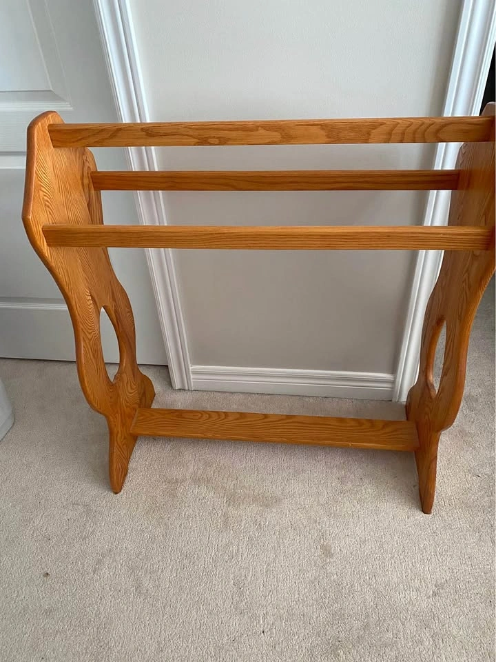 Honey colour Quilt rack