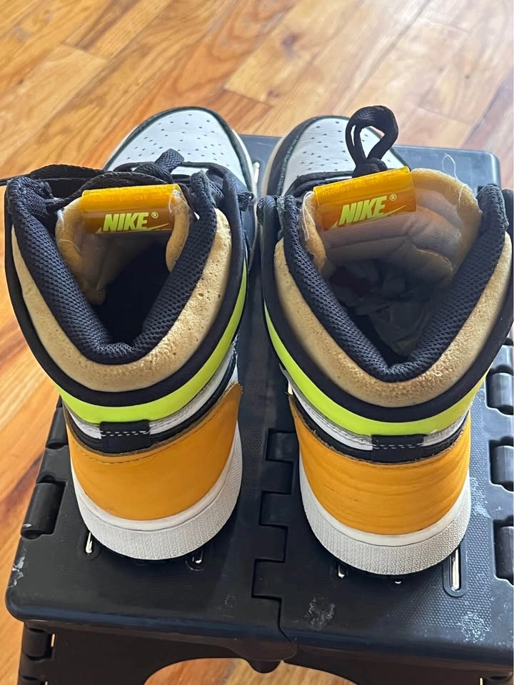 Jordan Air Jordan 1 Mid GS. SIZE 5Y - photo 3
