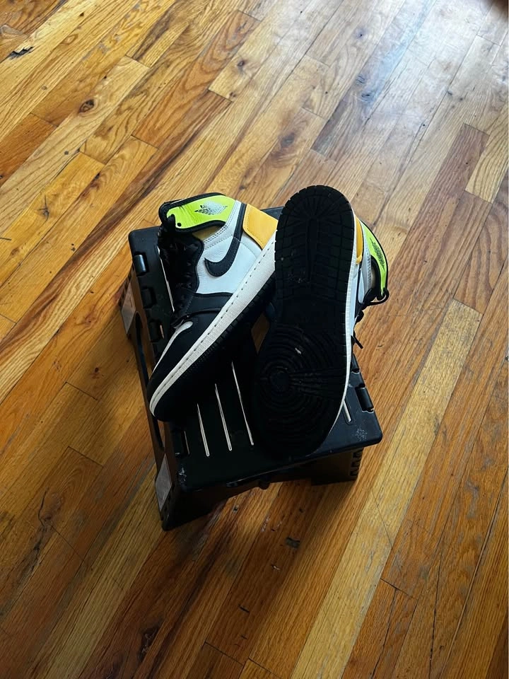 Jordan Air Jordan 1 Mid GS. SIZE 5Y - photo 5